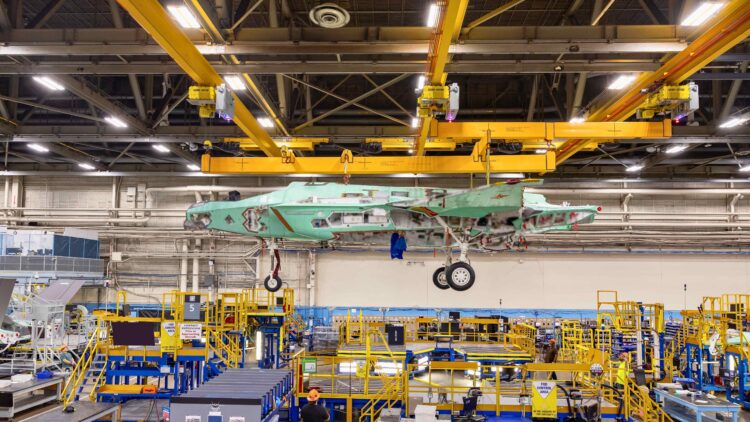 Polonya’nın ilk F-35A savaş uçağı üretim hattında