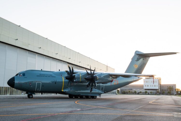Kazakistan’ın ilk A400M askeri nakliye uçağı görüldü