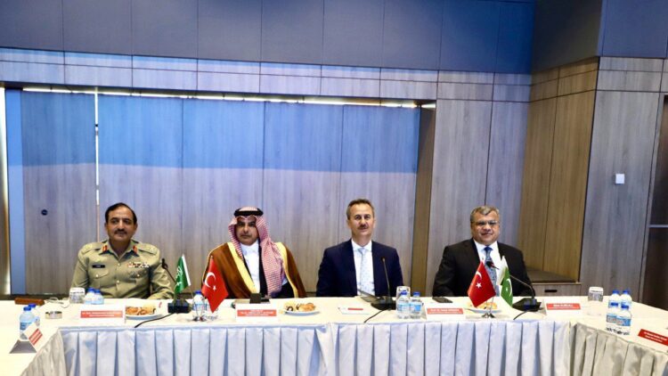 Türkiye, Suudi Arabistan ve Pakistan’dan Savunma Sanayii İş Birliği Toplantısı