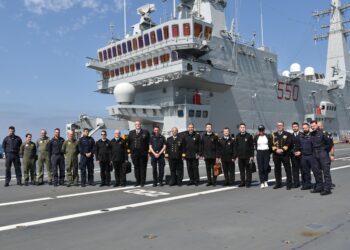 Milli uçak gemisi için İtalyan uçak gemisi ITS CAVOUR incelendi