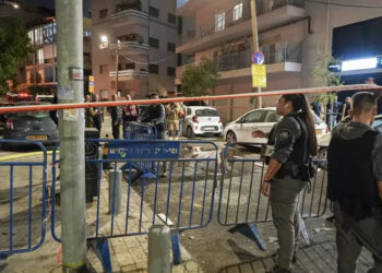 Husiler İsrail’in başkenti Tel Aviv’i vurdu!