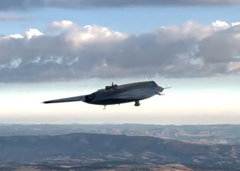 ANKA III havada iniş takımlarını kapattı