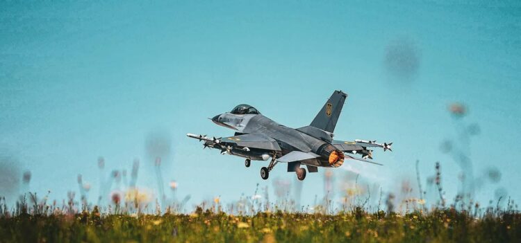 Ukrayna’nın ilk F-16 savaş uçağı kaybı