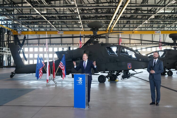 Polonya’dan AH-64E helikopteri tedariki