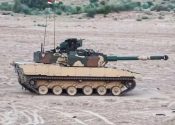 Hindistan’ın yeni hafif tankından atış testi