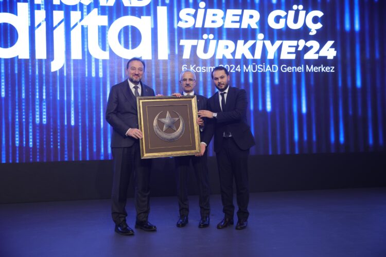 Türkiye’nin dijital savunma dönüşümü Siber Güç Türkiye 2024 Zirvesi’nde ele alındı