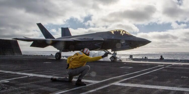 ABD Deniz Piyadeleri’nden F-35C ile ilk operasyon