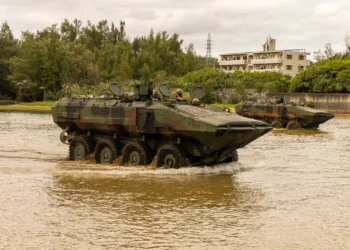 ABD Deniz Piyadeleri amfibi muharebe araçlarını test ediyor