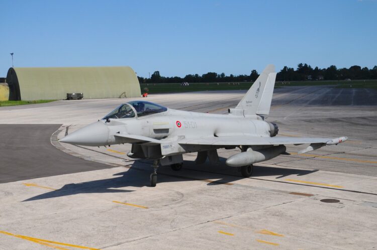 İtalya’dan Eurofighter Typhoon savaş uçağı siparişi