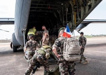 Fransa Afrika ülkelerinden kovulmaya devam ediyor