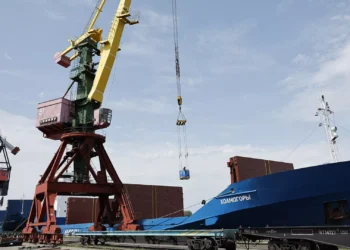 Suriye’ye üs tahliyesi için giden Rus gemisi battı