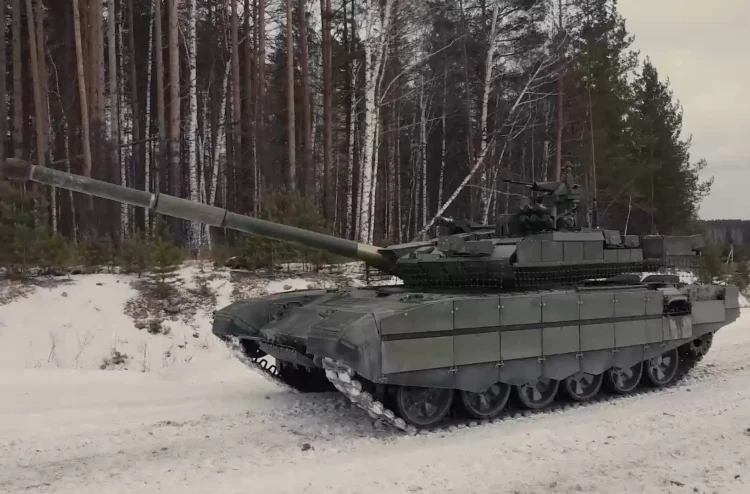 Rus T-90M tankı aktif koruma sistemi ile görüntülendi