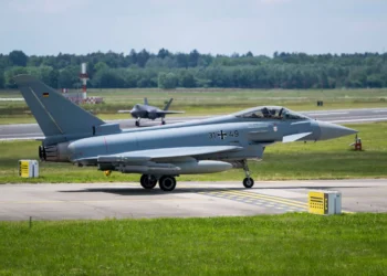 Almanya savunma harcamalarında tarihi artış için oy kullandı