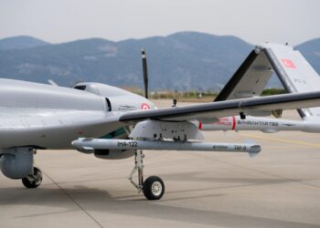 Bayraktar TB3’den süpersonik füzeyle tam isabet