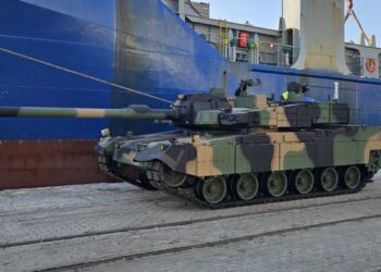Polonya’ya K2 tanklarının yeni partisi ulaştı