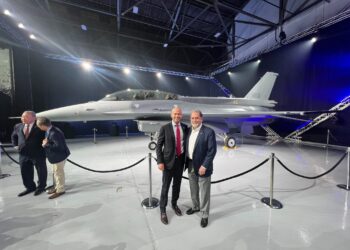Tayvan ilk F-16 Viper’ını teslim aldı