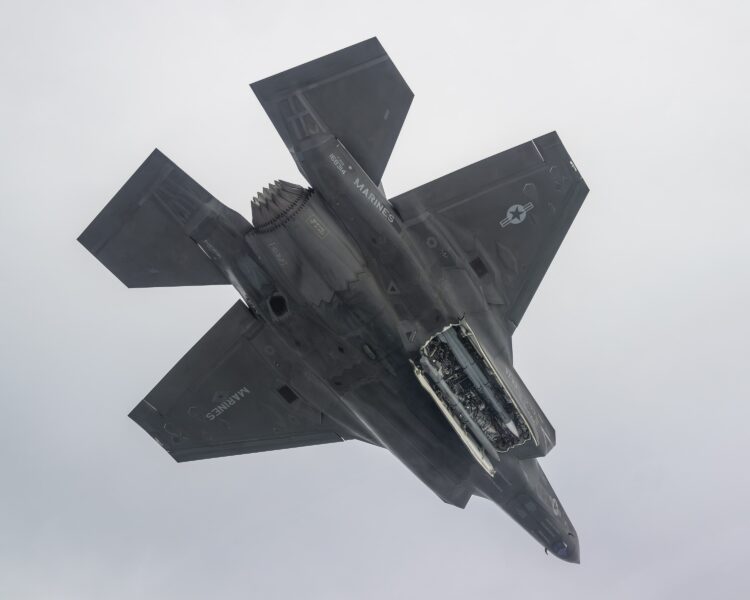 F-35 savaş uçağı Meteor füzesi ile uçtu