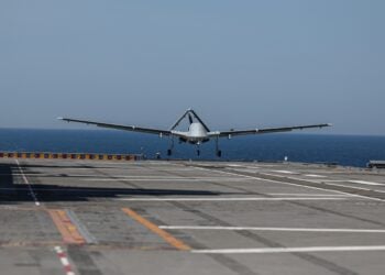 Bayraktar TB3’ün TCG ANADOLU ile testleri sürüyor