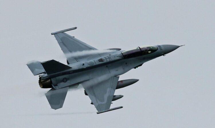 Bulgaristan’ın ilk F-16 Block 70 uçağı ülkeye ulaştı