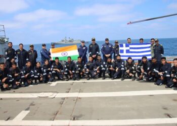 Hindistan Yunanistan’da savunma yatırımı peşinde