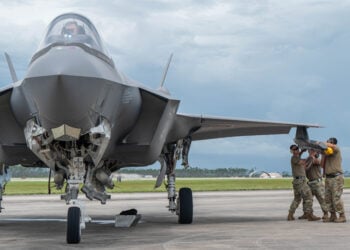 Birleşik Krallık’tan nükleer caydırıcılık yolunda savaş uçağı tedariki