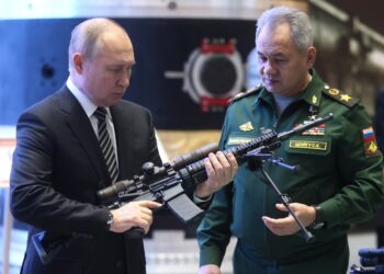 Putin’den kara kuvvetlerinin güçlendirilmesi talimatı