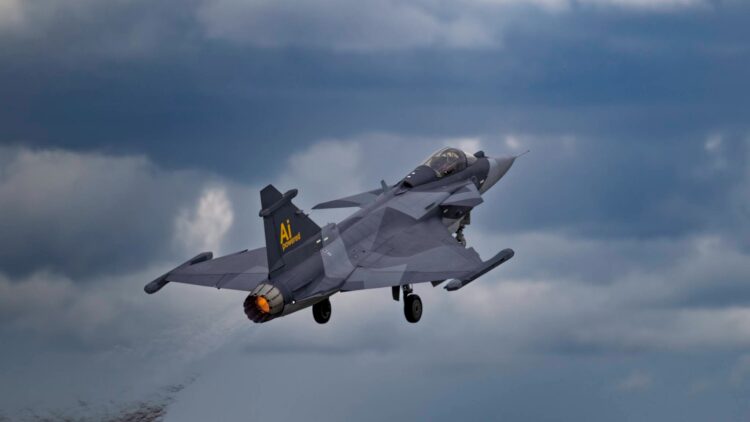 Gripen savaş uçağı yapay zekayla test ediliyor