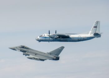 İngiliz Eurofighter savaş uçaklarından Rus uçaklarına önleme