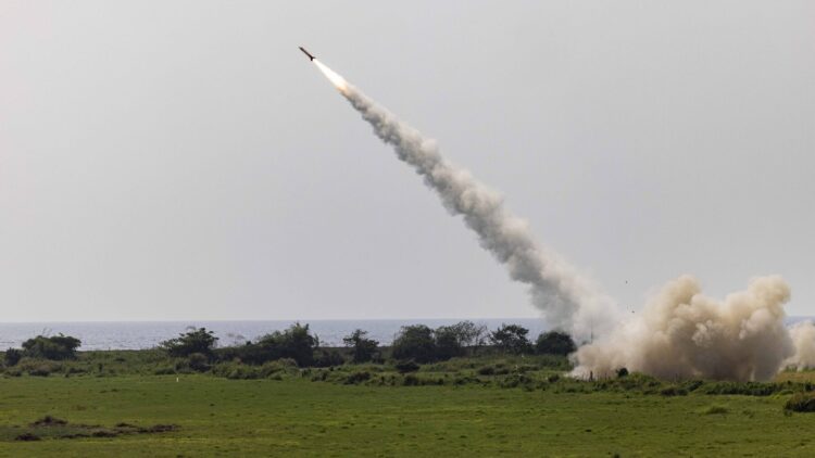 Lockheed Martin füze üretim krizi için ortak arıyor