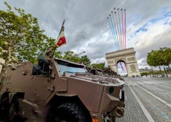 Fransa askeri harcamalarını hızlandırıyor