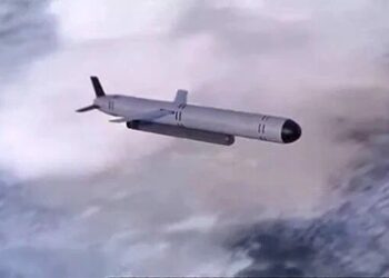 Rusya’nın “sınırsız menzilli” nükleer füzesine yeşil ışık