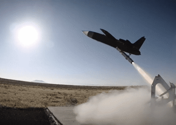 ŞİMŞEK K roket ile havalandı