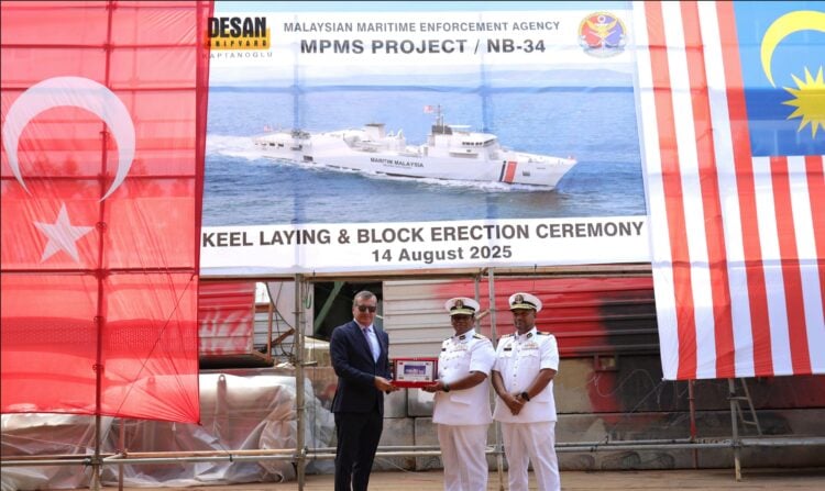 Malezya için Türkiye’de inşa edilen gemi kızağa kondu