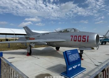 Çin eski savaş uçaklarını insansızlaştırıyor