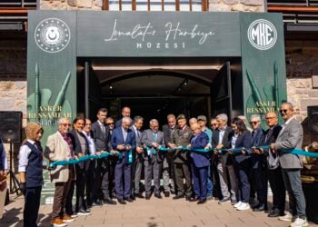 Asker Ressamlar Sergisi açıldı