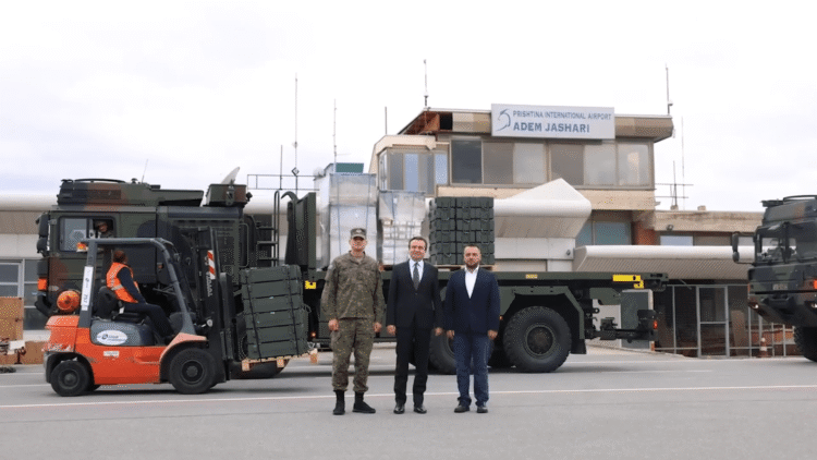 Türkiye’den Kosova’ya FPV dron teslimatı