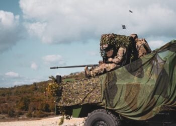 Fransa İHA’lara karşı modernize ettiği eski top sistemini test ediyor