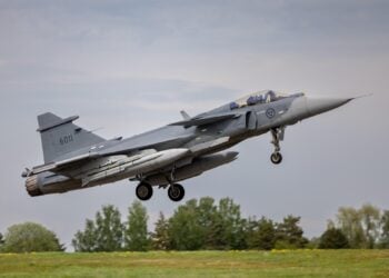 İsveç ilk Gripen E savaş uçağını teslim aldı