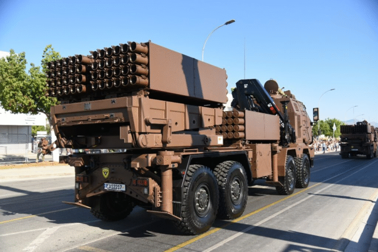 Güney Kıbrıs Rum Yönetimi’nden geçit töreni