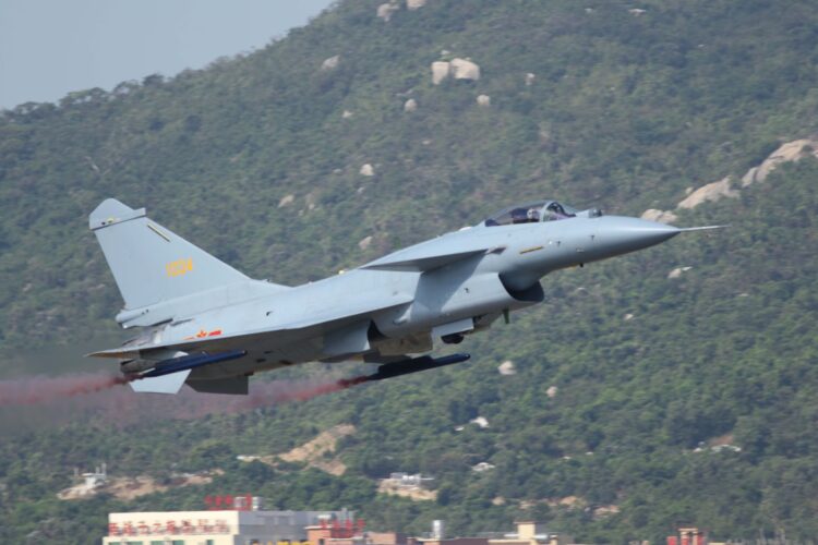 Bangladeş Çin’den savaş uçağı alımına hazırlanıyor