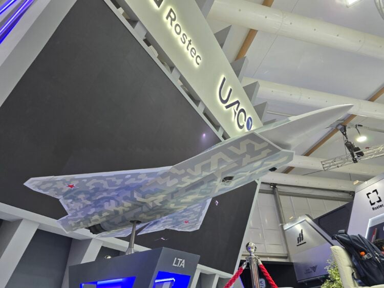 Rusya Su-75 Checkmate savaş uçağının insansız modelini tanıttı