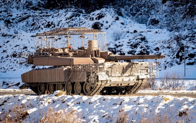 Yenilenen Leclerc tankı tatbikatta