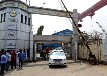 Hindistan’da tersane çalışanlarına Pakistan bağlantılı casusluk suçlaması