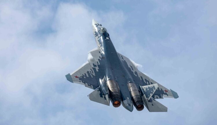 Su-57E ilk yabancı müşteriye teslim edildi
