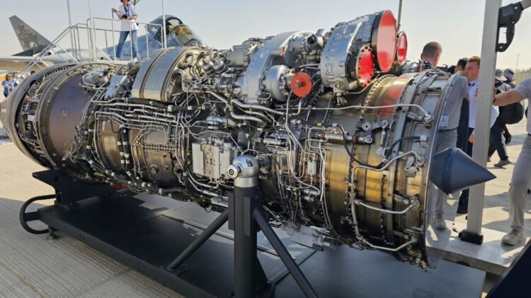 Rusya beşinci nesil turbofan motorunu tanıttı