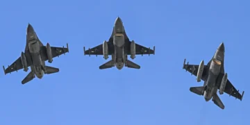 Pakistan F-16’ları 2040’a kadar görevde kalacak