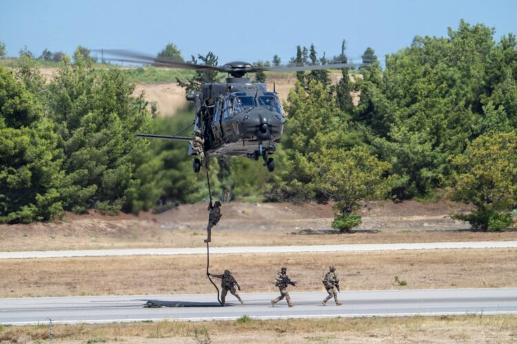 Yunanistan’dan NH90 helikopterleri için anlaşma