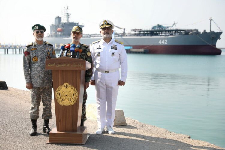 İran’a fırkateyn teslimatı