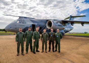 Polonya heyeti Embraer tesislerinde