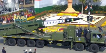 Hindistan’ın yeni füzesi sergilendi